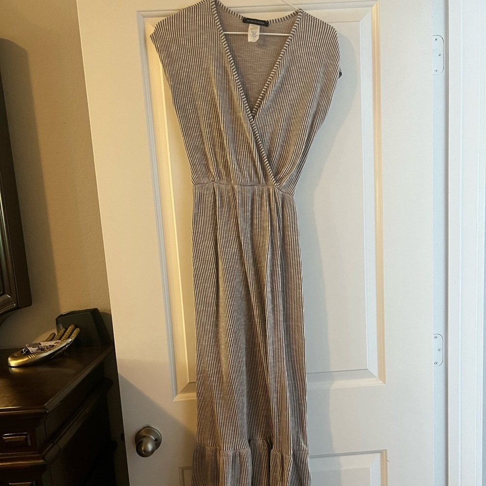 small - Picture 3 of 5